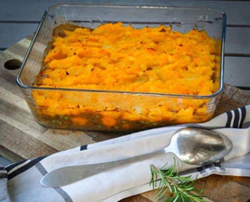 vegetarische cottage pie met pompoen en linzen