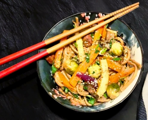 Vegetarische recepten met seizoensgroenten in december noedels met wintergroenten