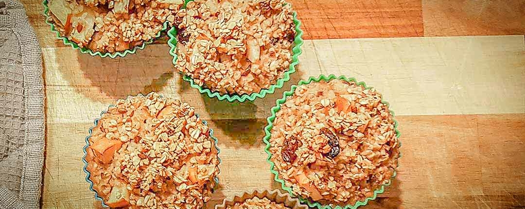 havermoutmuffins met appel en rozijnen