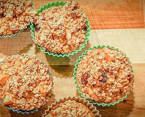 havermoutmuffins met appel en rozijnen