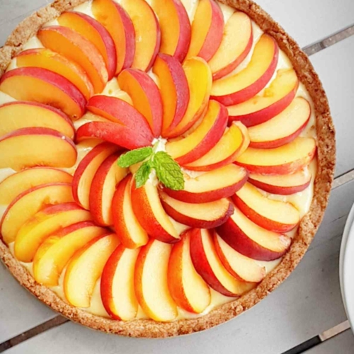 Custard taart met verse perziken