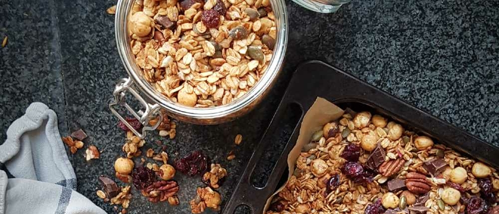 Granola met cranberry en chocolade