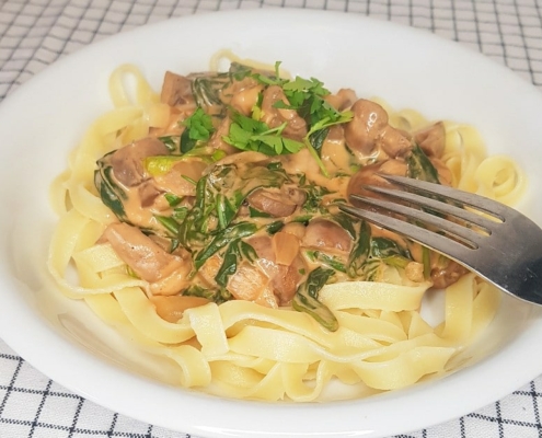 6 vegetarische recepten met seizoensgroenten in mei: champignon Stroganoff