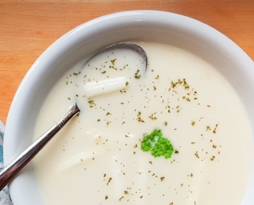 Aspergesoep van aspergeschillen