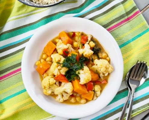 bloemkool curry met zoete aardappel en kikkererwten bloemkool curry met zoete aardappel en kikkererwten