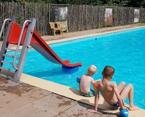 12-makkelijke-manieren-om-thuis-water-te-besparen-zwembad 12 makkelijke manieren om thuis water te besparen