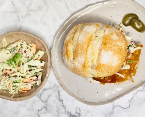 Broodje pulled jackfruit met coleslaw