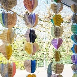 DIY: Vrolijke lenteslinger maken