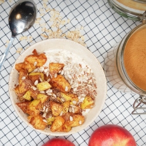 Winterse overnight oats met gebakken appel
