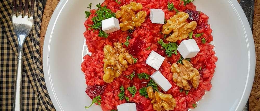 Rode-bieten-risotto-gekarameliseerde-walnoten-header Rode bieten risotto gekarameliseerde walnoten