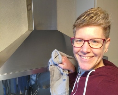 Schoonmaken met baking soda in de keuken: afzuigkap