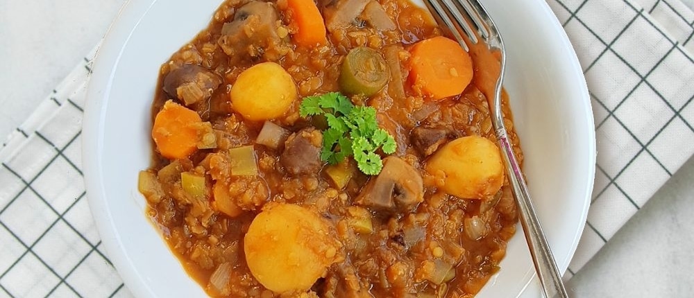 Vegan stoofpotje met champignons en krieltjes