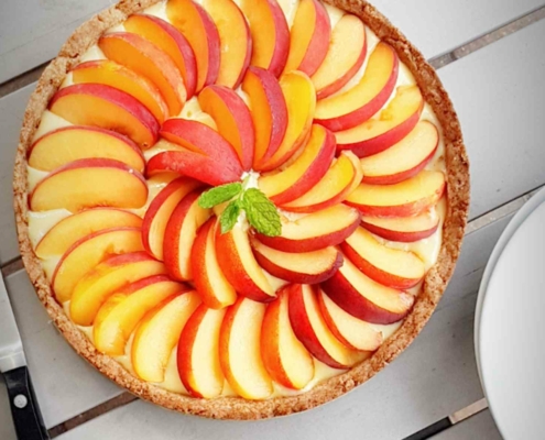 Custard taart met verse perziken