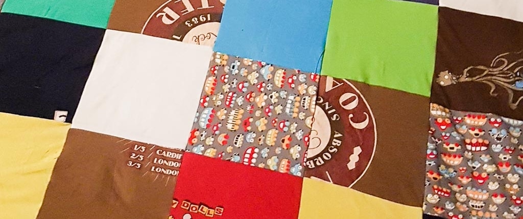 t-shirt-sprei-headerr-_-Duurzamekeuzes.com_ Hoe maak je een t-shirt sprei?