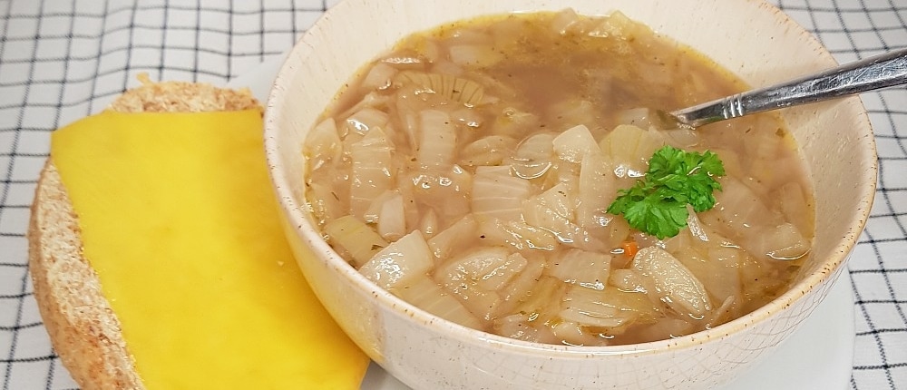 vegan-franse-uiensoep-1000x625-duurzamekeuzes vegan franse uiensoep