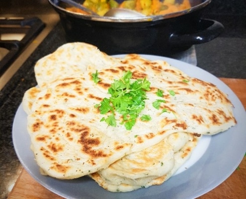 vegan-naan-met-knoflook-en-koriander vegan naan met knoflook en koriander
