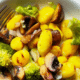 Gnocchi met broccoli en champignons