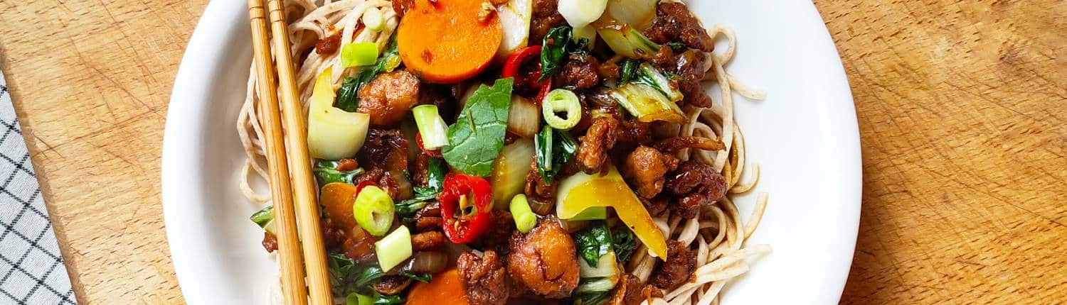 Recept_ plantaardige kip ketjap met paksoi header plantaardige kip ketjap met paksoi