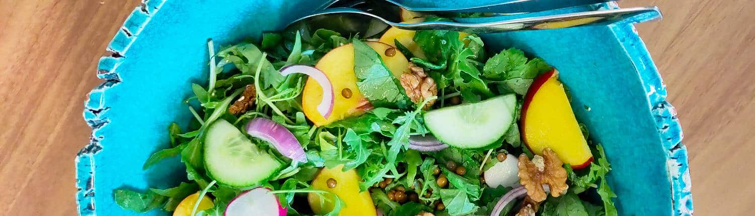 linzensalade met nectarine en walnoten header linzensalade met nectarine en walnoten header