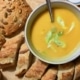 Pindasoep met zoete aardappel