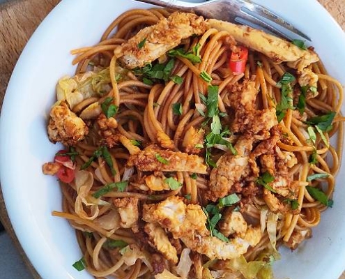 Vegetarische Surinaamse bami met spitskool