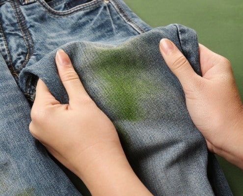 gras vlekken uit kleding krijgen