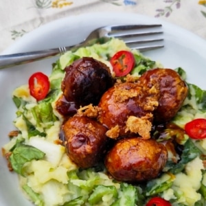 Vegetarische balletjes in ketjapsaus