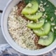groene smoothiebowl met kiwi