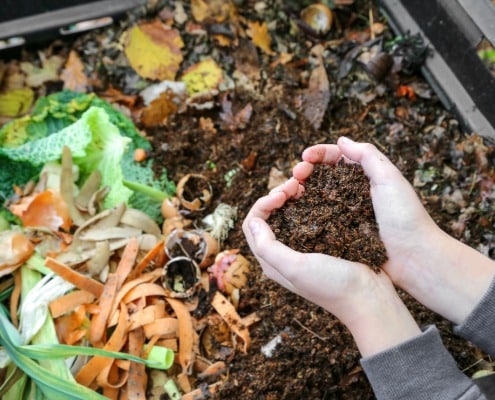 maak je tuin klaar voor de lente met compost